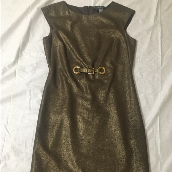 ✨ Per Se gold metallic sheath dress✨ - Picture 2 of 5